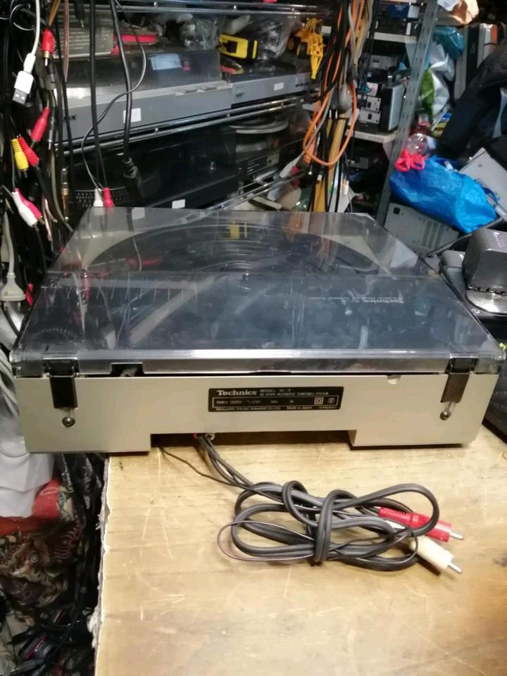 TECHNICS SL-3, Plattenspieler mit NEUEN Antriebsriemen!!!