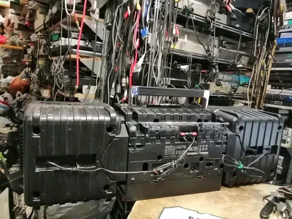 SHARP WF-T738H(BK), Doppel-Radiocassetten-Recorder, etwas DEFEKT!