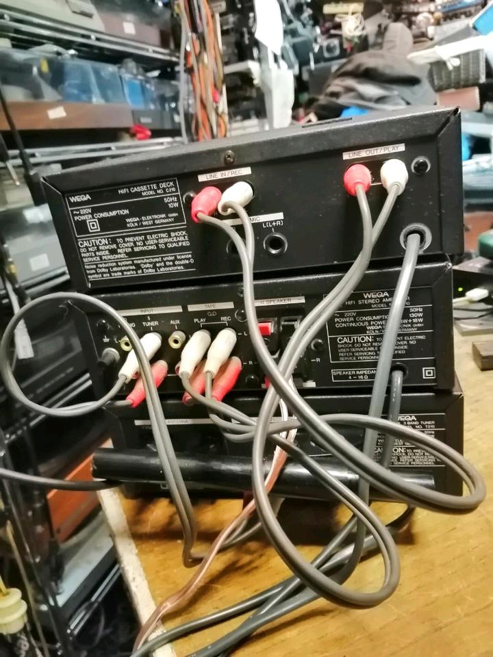 WEGA: V210 Amplifier, C210 Cassetten-Deck(DEFEKT) + T210 Tuner!!