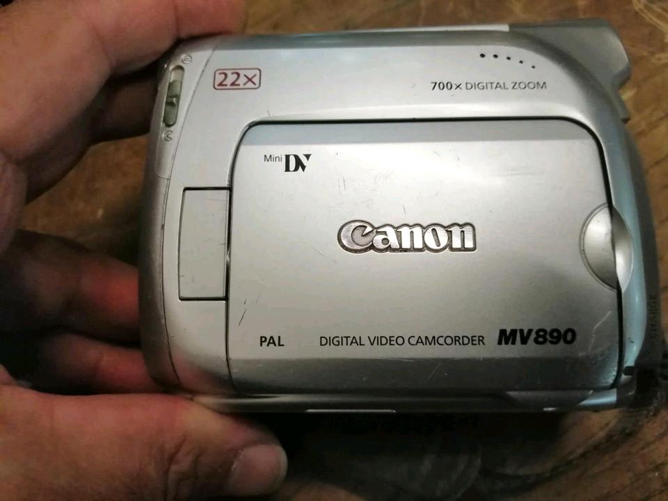 CANON MV890, MiniDV-Videocamera mit Zubehör!!!