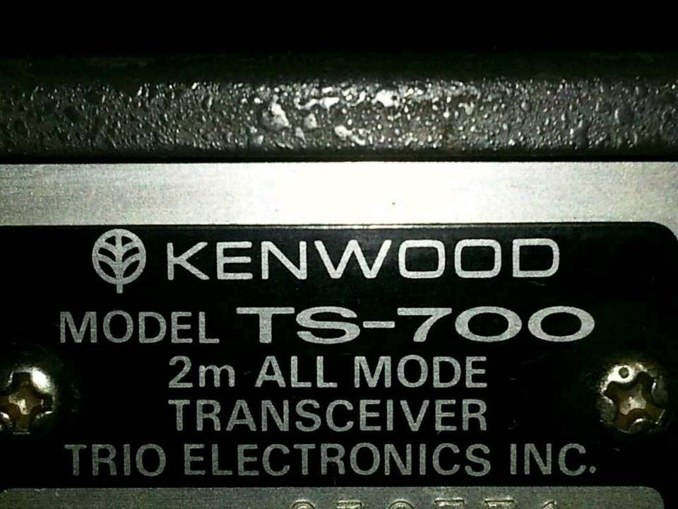 KENWOOD TS-700; VHF/2m Allmode-Transceiver mit Mikrofon