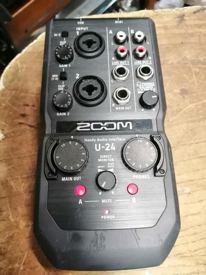 ZOOM U-24, Handy Audio Interface OHNE Batterien!! Guter Zustand!