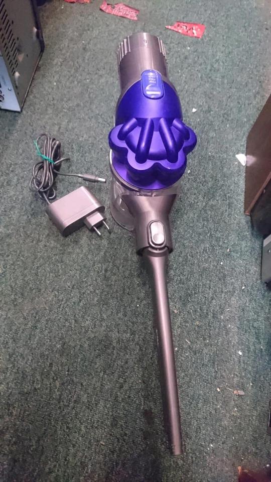 DYSON DC34 animalpro, Akku-Staubsauger mit NEUEN Akku, Zubehör!!