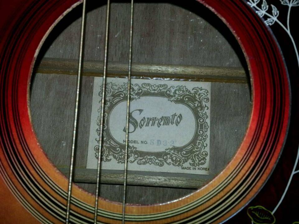 SORRENTO Model Nr. SD 32; Akustik-Gitarre