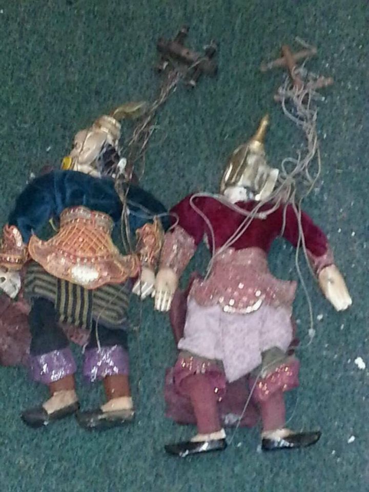 2 schöne kleine Marionetten, alt, aber schön.