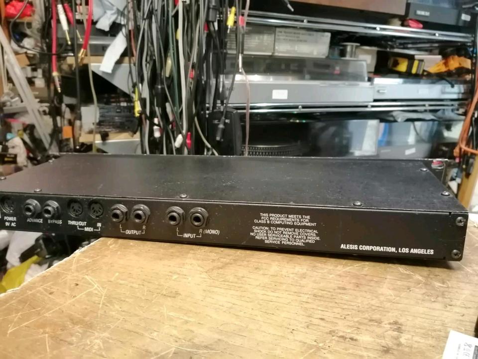 ALESIS QUADRO VERB, ohne Adapter, DEFEKT!!!