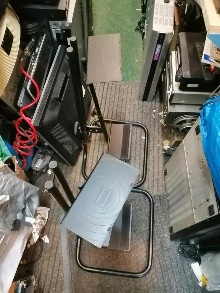 2 MAJA Boxen-Ständer, guter Zustand!!