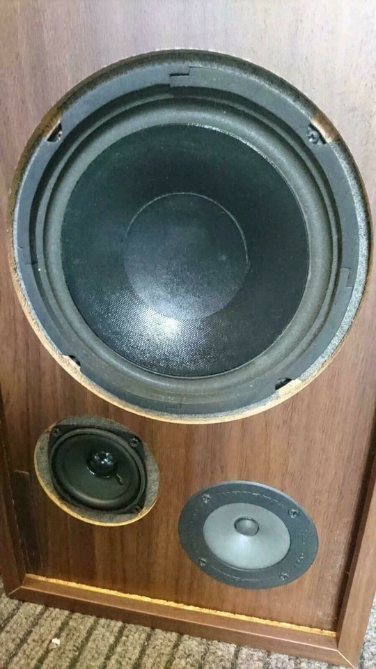 2 MARANTZ HD44 Boxen, funktionieren gut, Furnier etwas ab