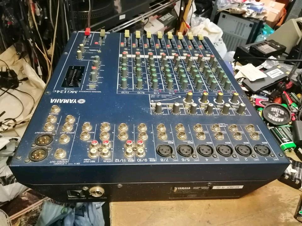 YAMAHA MG-124c, Mixer mit Original-Adapter!!!