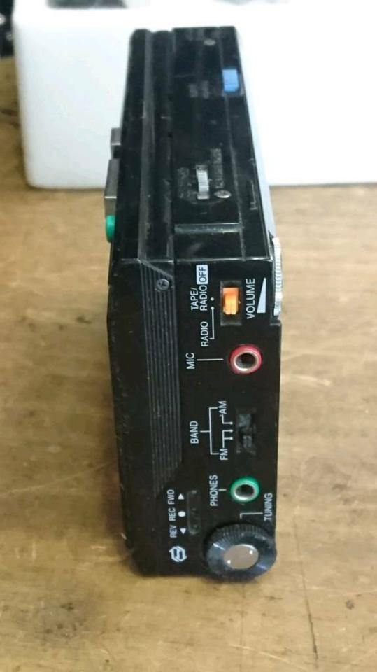 TOSHIBA KT-4086, Stereo Walkman, Mikrofon+OVP, etwas DEFEKT!