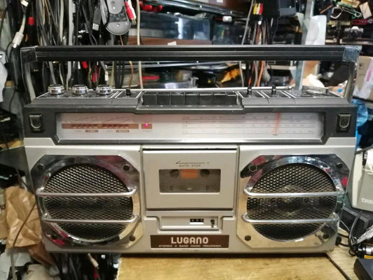 LUGANO Modell: 114, Radio-Cassetten-Recorder, etwas DEFEKT!!!