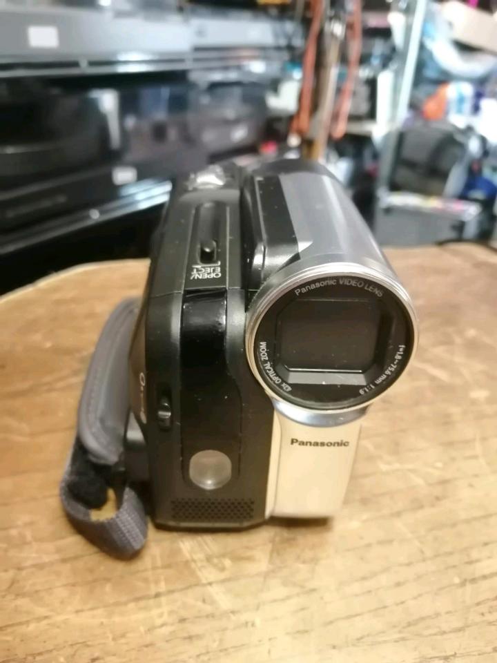 PANASONIC NV-GS90, MiniDV-Videocamera mit Zubehör!!!