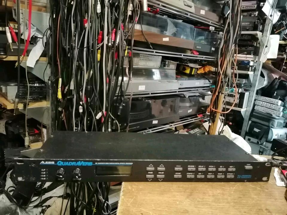 ALESIS QUADRO VERB, ohne Adapter, DEFEKT!!!