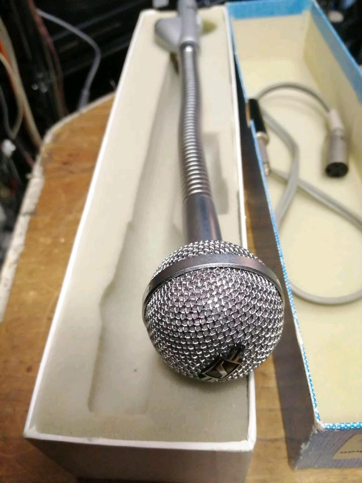 SENNHEISER MD408, dynamisches Mikrofon, Originalkarton und Kabel!