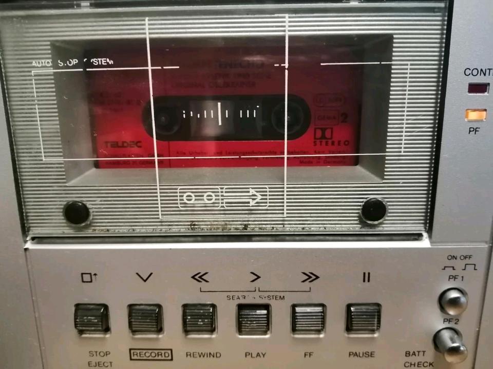 RFT SKR 700, Radio-Cassetten-Recorder mit NEUEN Antriebsriemen!!