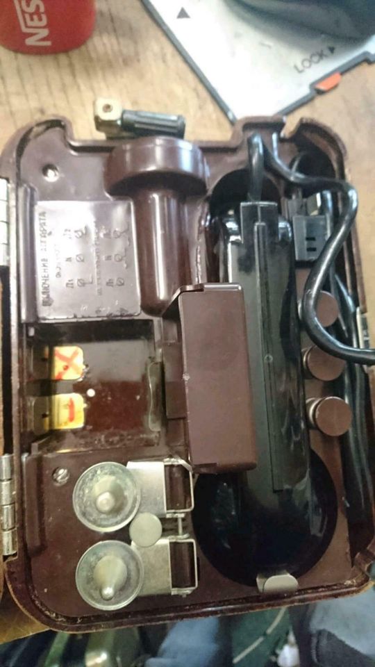 MILITÄR-TELEFON TA-57, russisch, komplett, NICHT GETESTET!