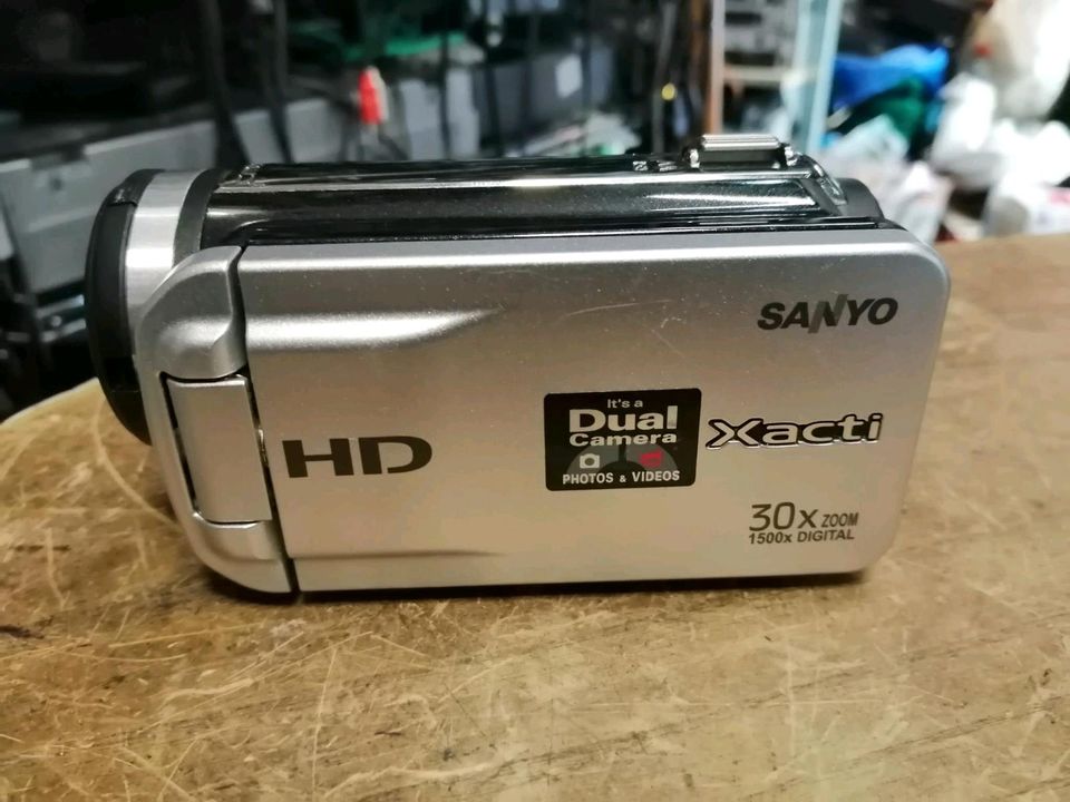 SANYO VPC-TH1EX, Digital Videocamera mit Zubehör, guter Zustand!!