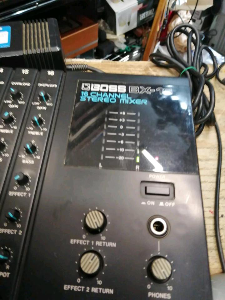 BOSS BX-16, 16 Channel Stereo Mixer mit Original-Adapter!!