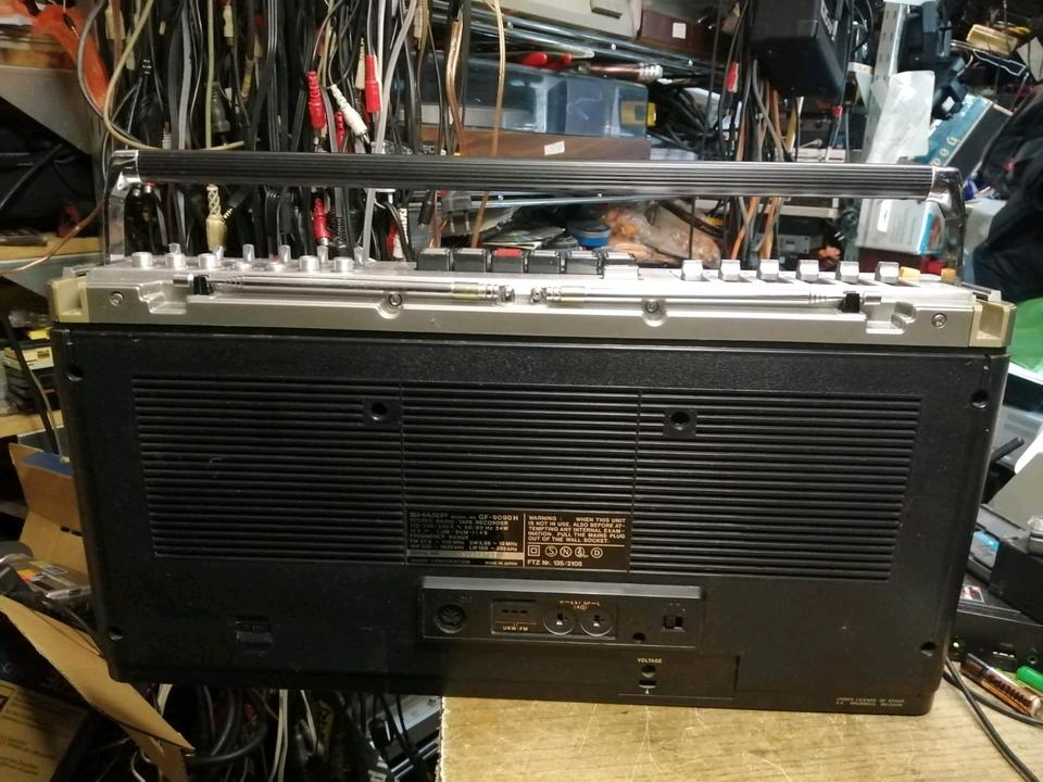 SHARP GF-9090H, Radio-Cassetten-Recorder, etwas DEFEKT!!!