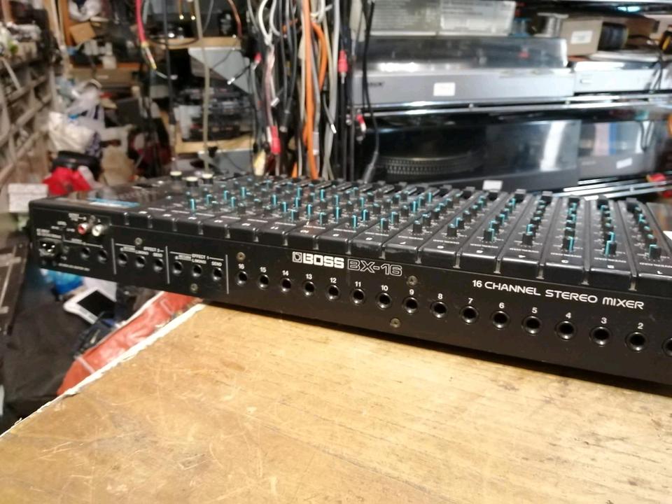 BOSS BX-16, 16 Channel Stereo Mixer mit Original-Adapter!!