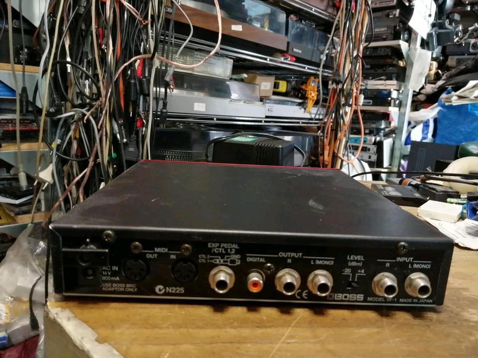 BOSS VF-1, 24-BIT Effekt-Gerät mit Original-Adapter!!