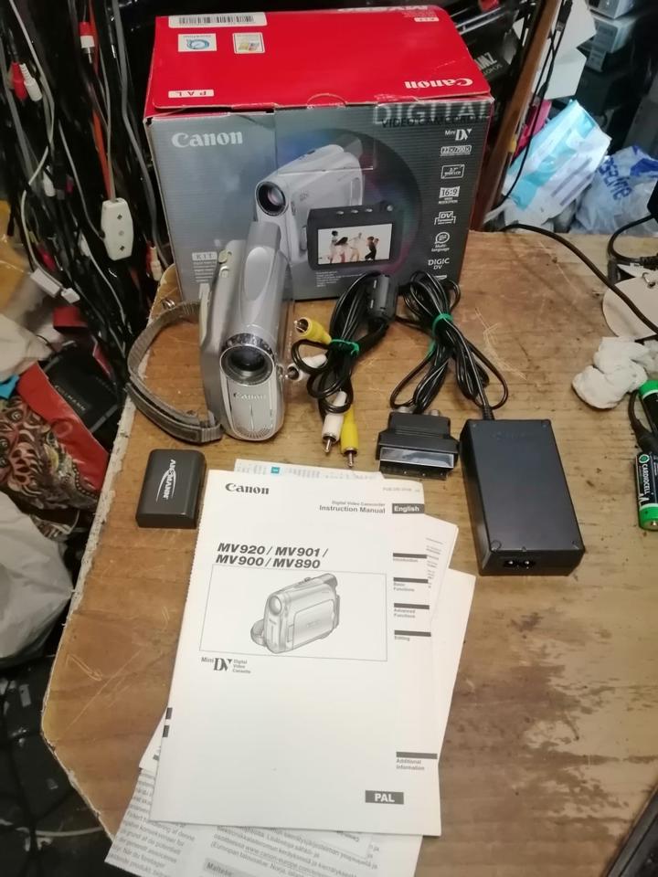 CANON MV890, MiniDV-Videocamera mit Zubehör!!!
