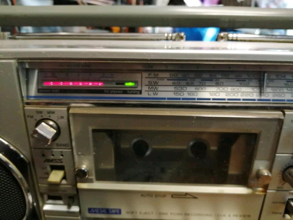 SANYO M7900 LU, Mini & Slim Radio-Cassetten-Recorder!