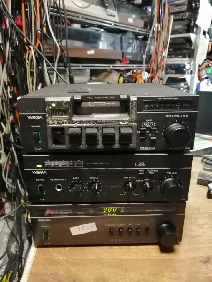 WEGA: V210 Amplifier, C210 Cassetten-Deck(DEFEKT) + T210 Tuner!!