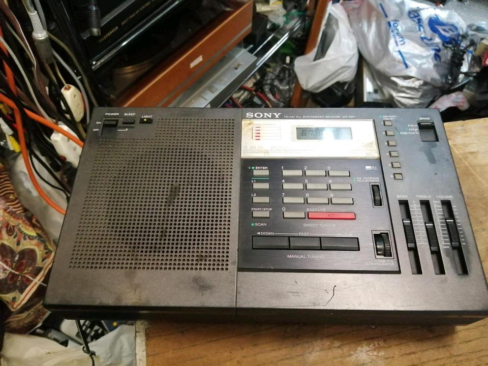 SONY ICF-2001, FM/AM PLL Synthesized Receiver, Universal-Adapter!