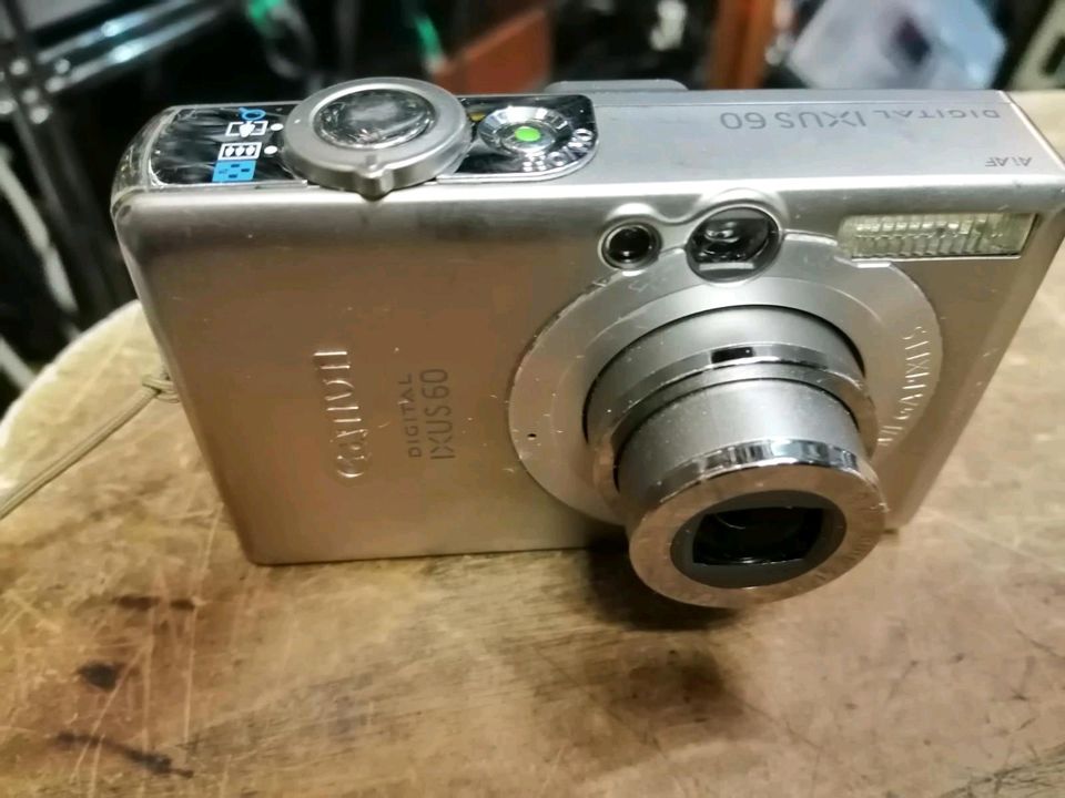 CANON IXUS 60, Digital-Kamera mit Zubehör!!!