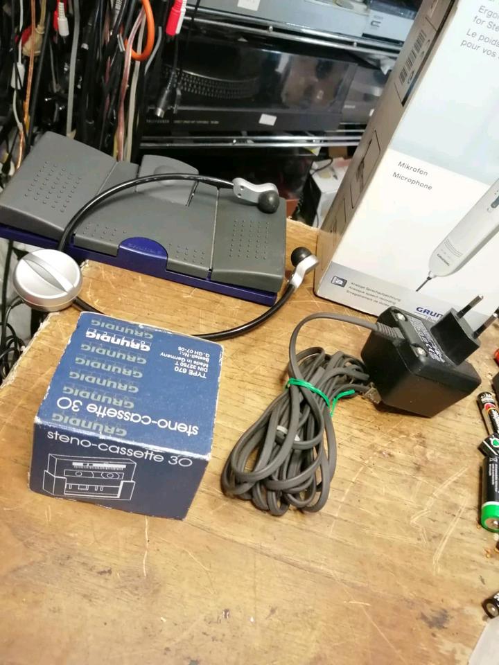 GRUNDIG St3210, Diktiergerät mit Zubehör, komplett!!!