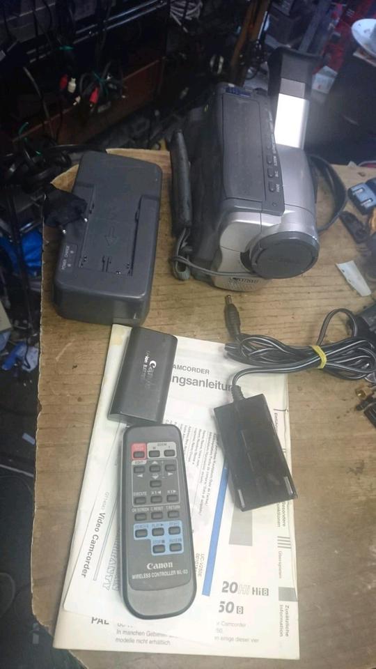 CANON V65 HiE, Videocamera Hi8 und Video 8, mit Zubehör!!