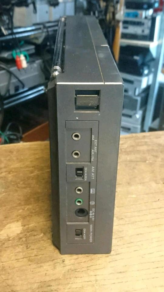 SONY ICF-2001D, Weltempfänger/Radio mit Original-Adapter!!