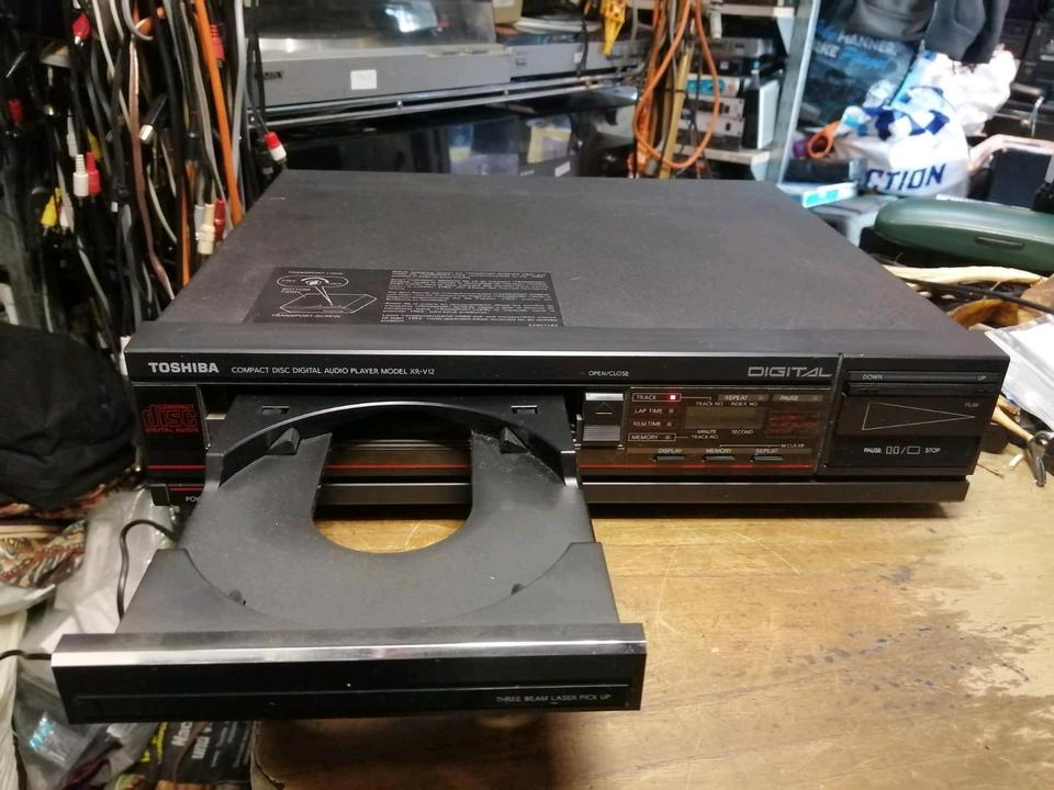 TOSHIBA XR-V12, CD-Player OHNE Fernbedienung!!