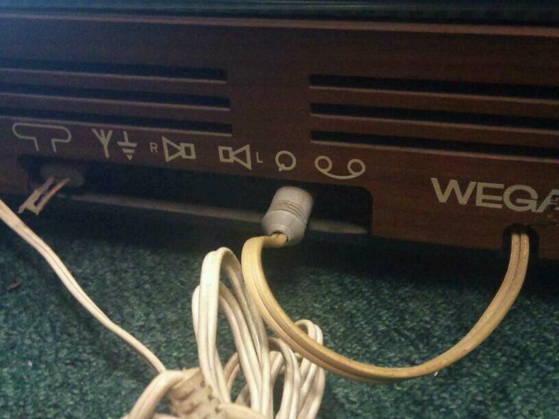 Radio+Plattenspieler WEGA Studio 3207 Dual 1215, etwas DEFEKT!