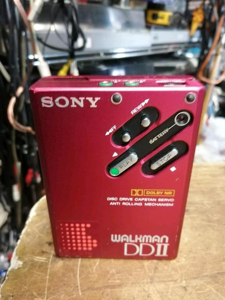 SONY WM-DDII Walkman ohne Adapter, etwas DEFEKT!!!