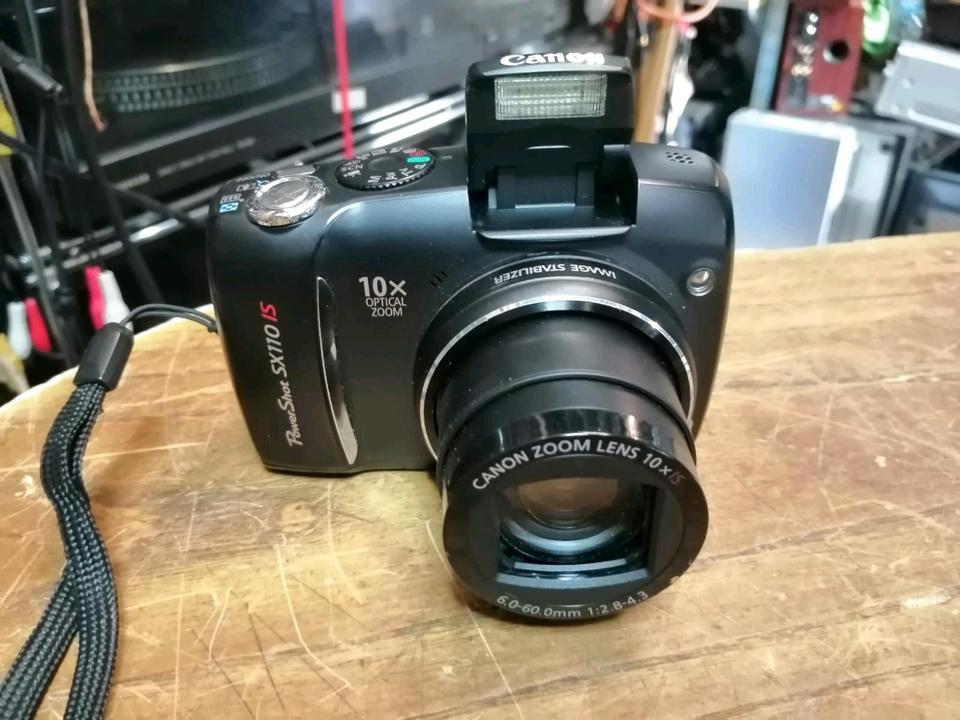 CANON POWERSHOT SX110, Digital-Kamera OHNE Speicherkarte!