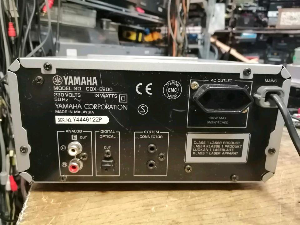 YAMAHA CDX-E200, CD-Player, guter Zustand!!