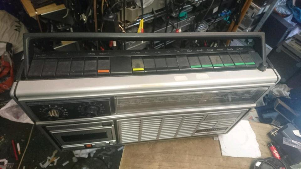 TELEFUNKEN BAJAZZO CR5000 station, etwas DEFEKT!!