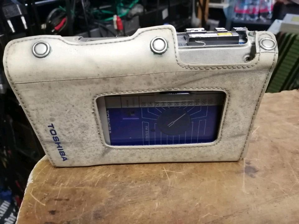 TOSHIBA KT-S1 Stereo Cassette Player/Walkman, etwas DEFEKT!!!