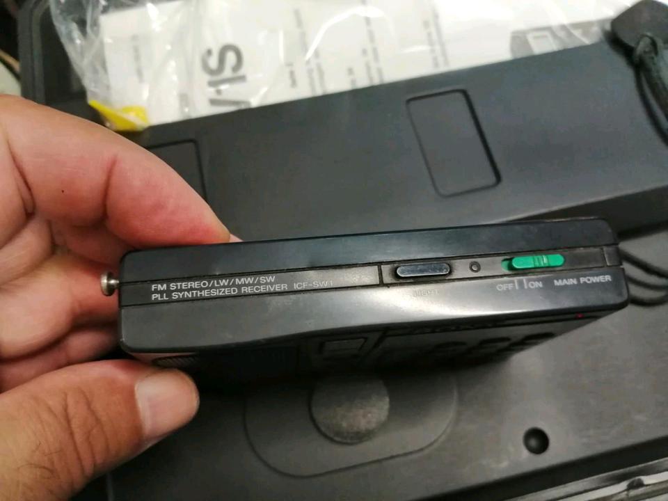 SONY ICF-SW1 Receiver mit und Koffer!!! Guter Zustand!