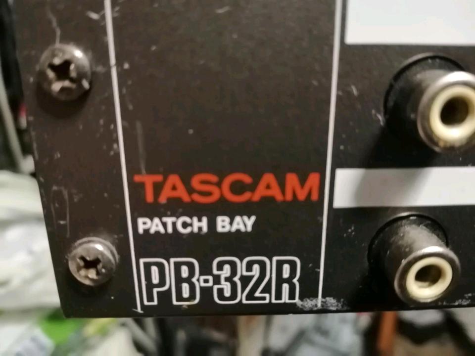 TASCAM PATCH BAY PB-32R, cinch in/out