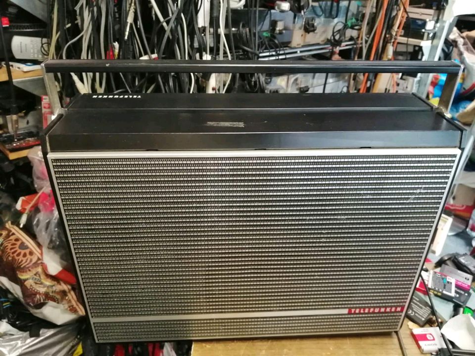 TELEFUNKEN Typ 304 V Automatic, Plattenspieler, Boxen im Deckel!!