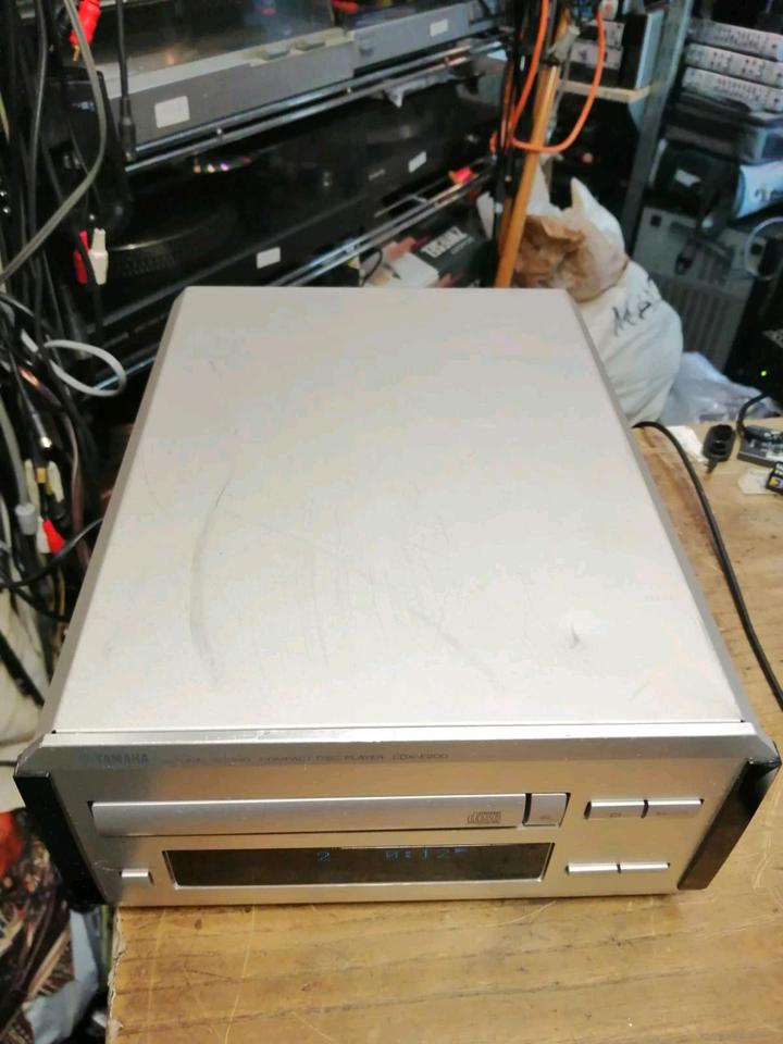 YAMAHA CDX-E200, CD-Player, guter Zustand!!