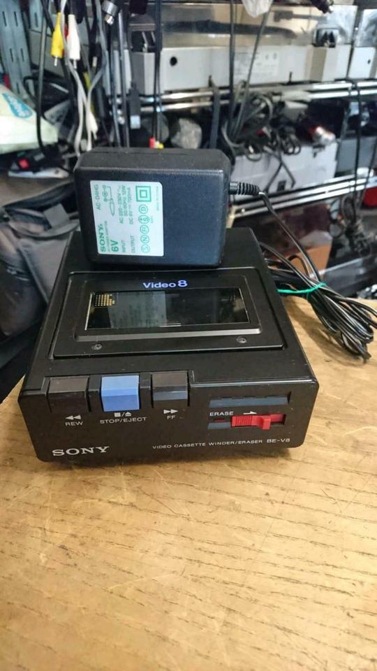 SONY BE-V8, Video Cassette Winder/Eraser mit Original-Adapter