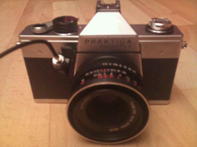 Kamera PRAKTIKA super TL 2 und Objektiv 9759901 T 2.8/50