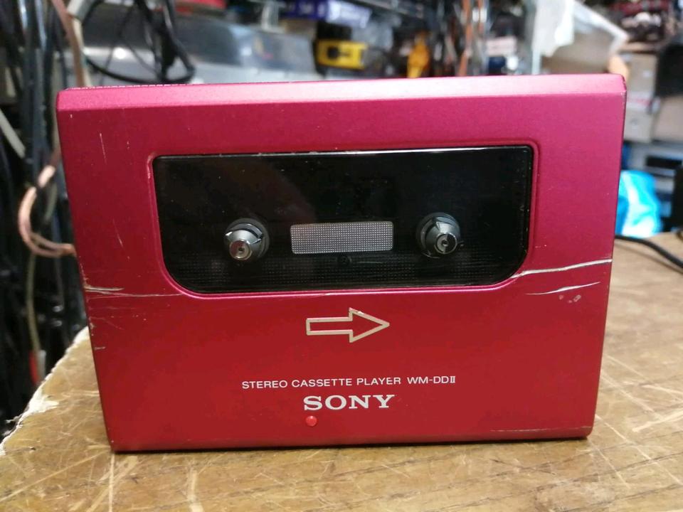 SONY WM-DDII Walkman ohne Adapter, etwas DEFEKT!!!
