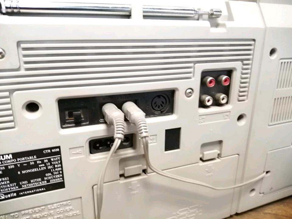 UNIVERSUM CTR4038, Ghettoblaster, etwas DEFEKT!!!