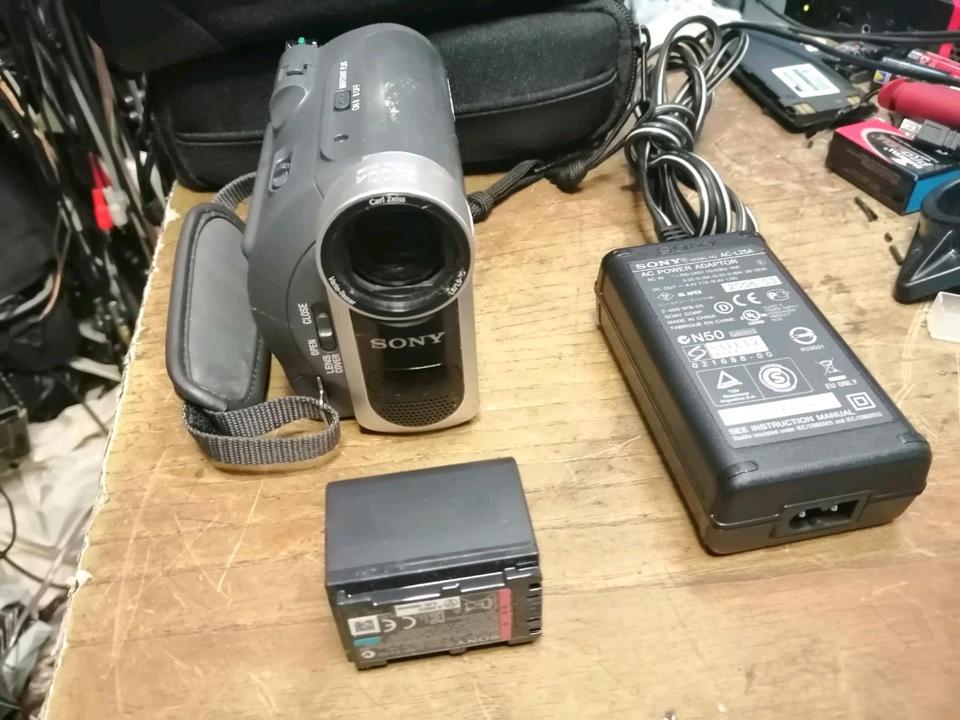 SONY DCR-HC37E, MiniDV-Videocamera mit Zubehör!!!