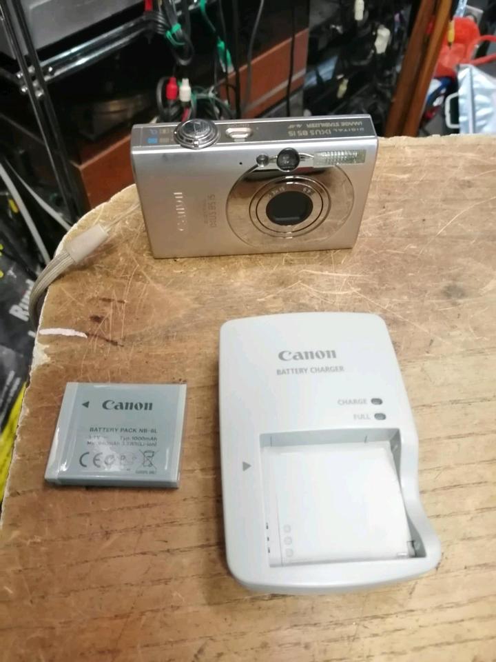CANON IXUS 85 IS, Digital-Kamera mit Zubehör!! Silber!
